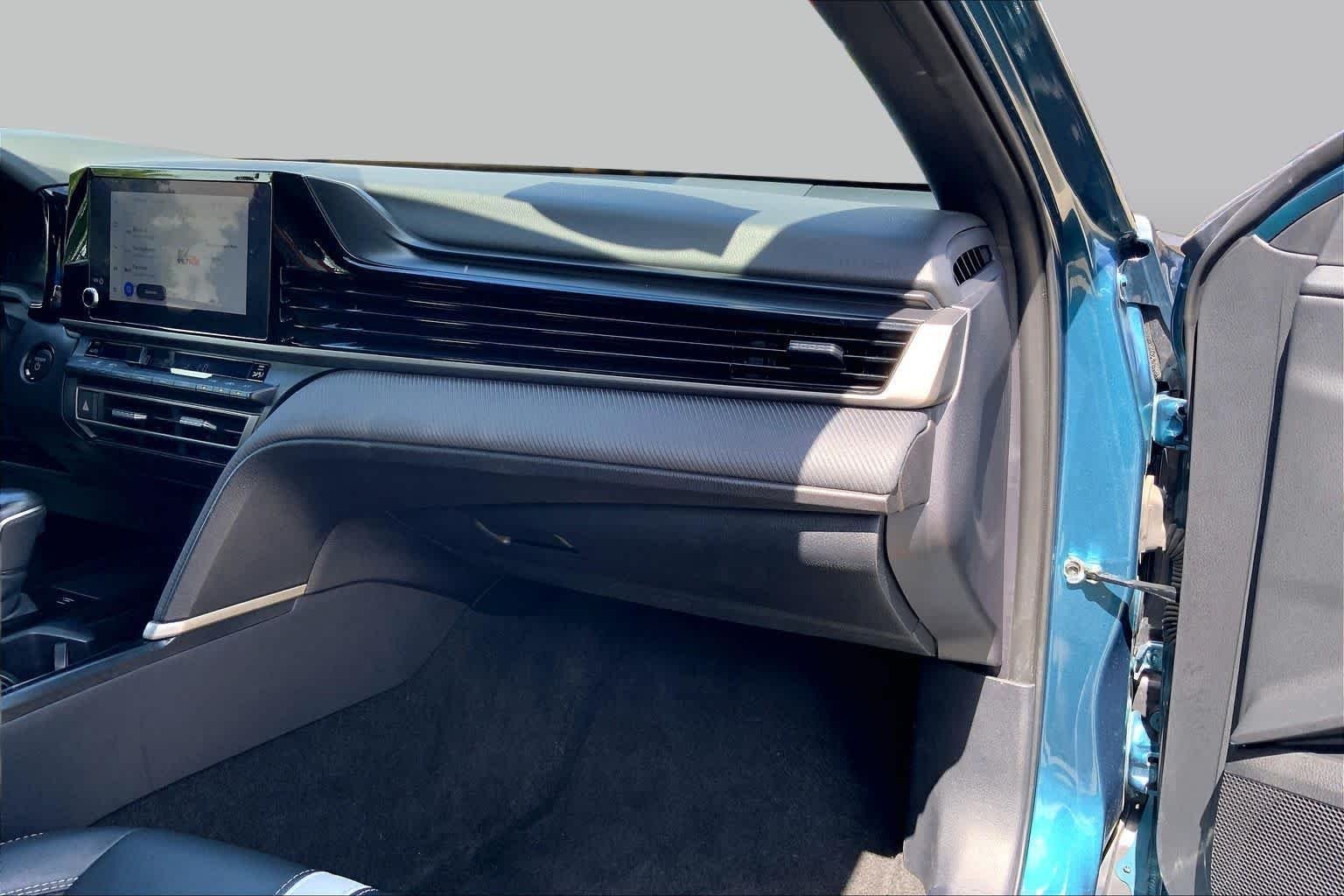 Used 2025 Ocean Gem Toyota SE image 18