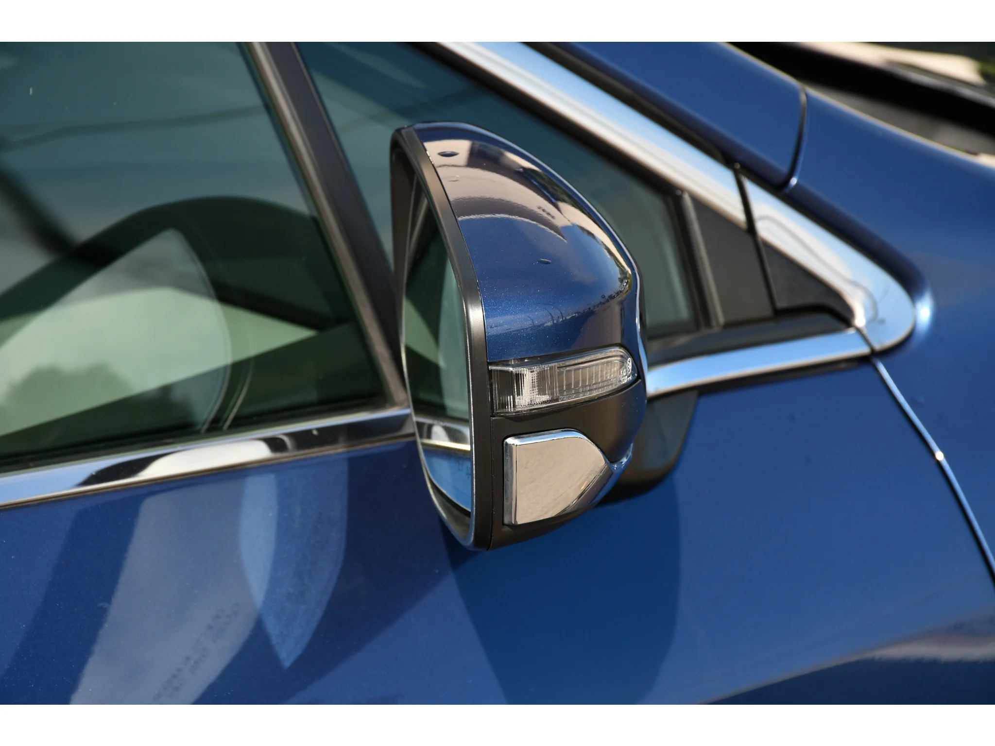 Used 2021 Abyss Blue Pearl Subaru Premium image 31
