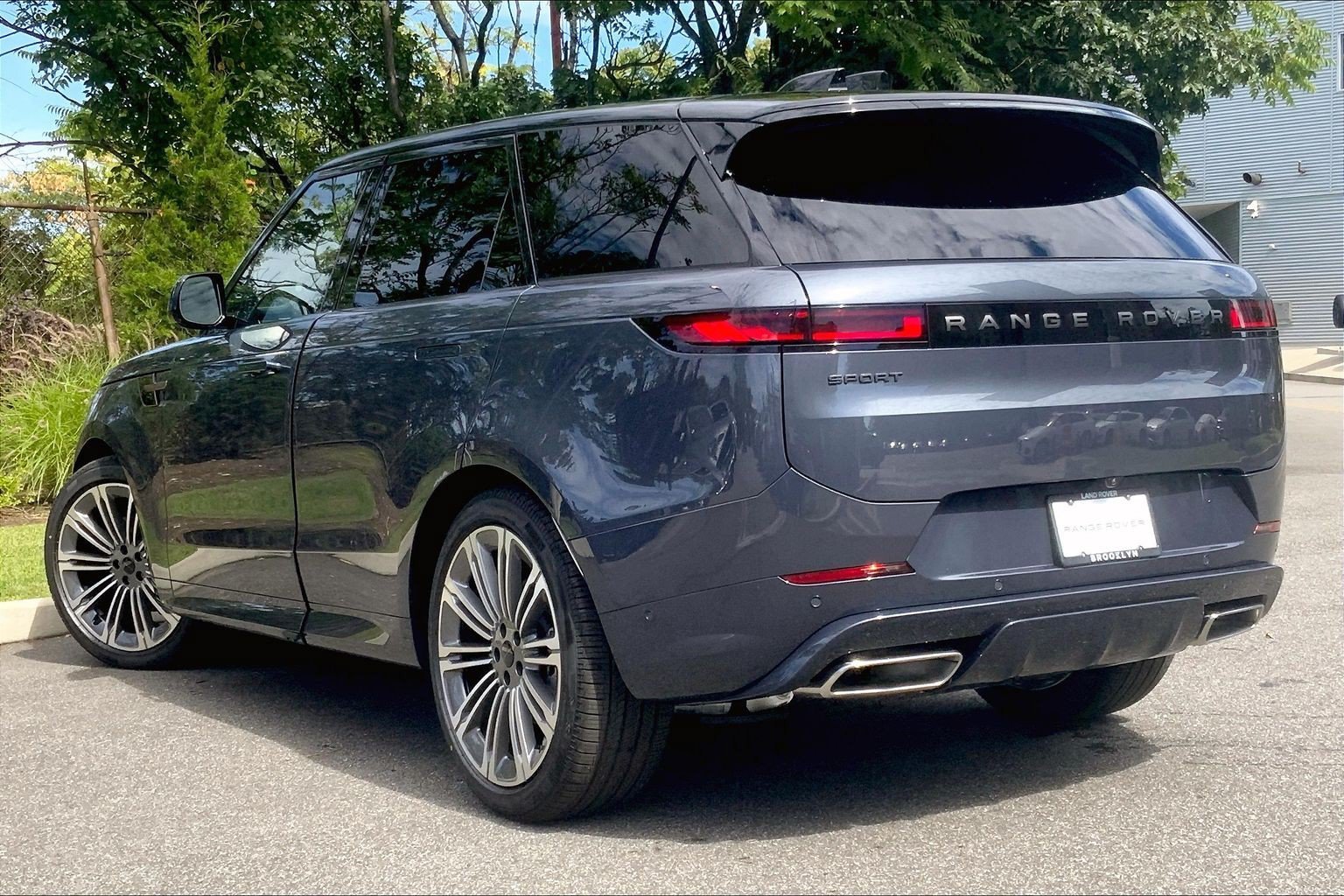 New 2027 Varesine Blue Land Rover Dynamic SE image 12