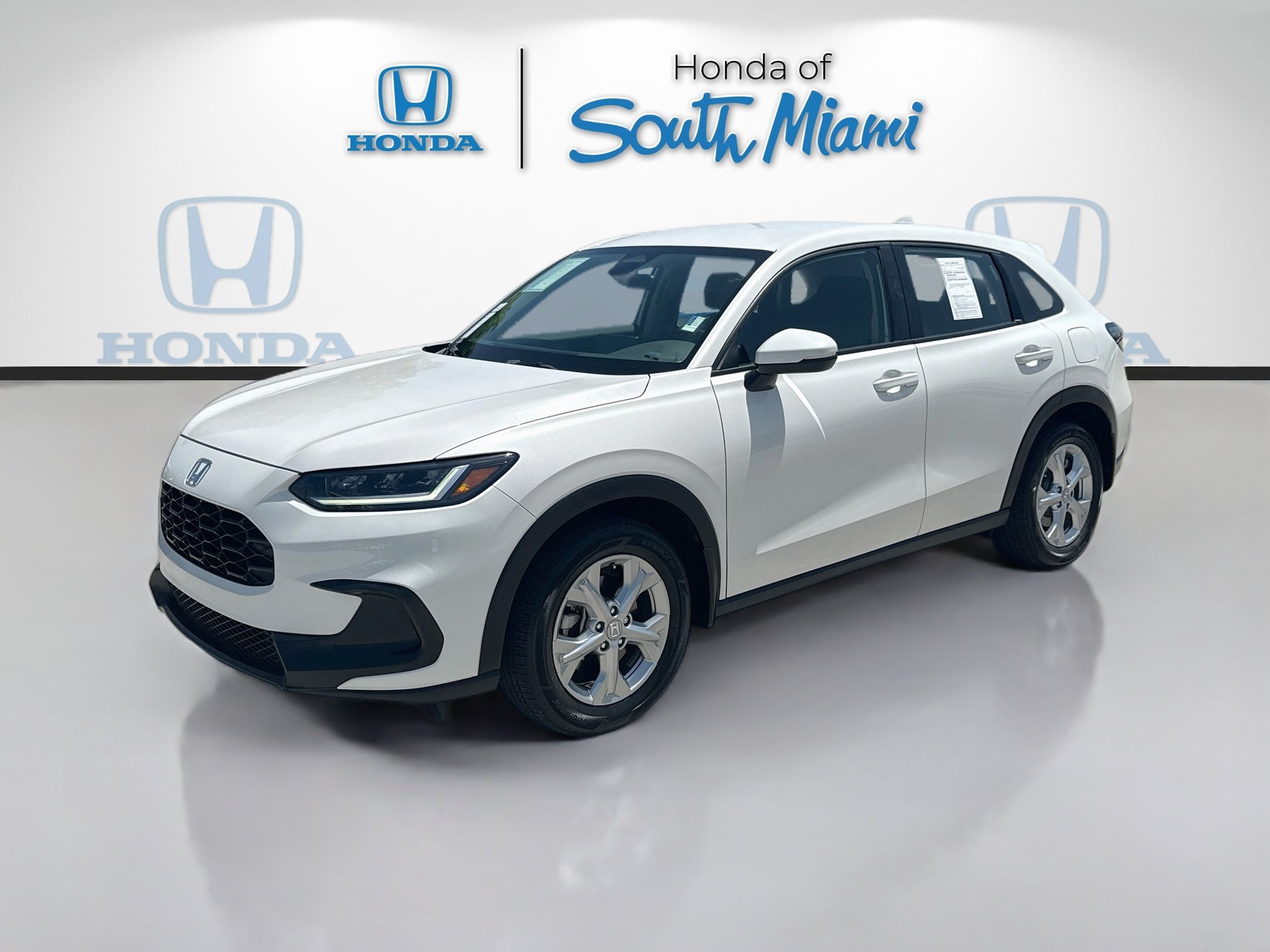 Certified Used 2025 Platinum White Pearl Honda 2WD LX image 3