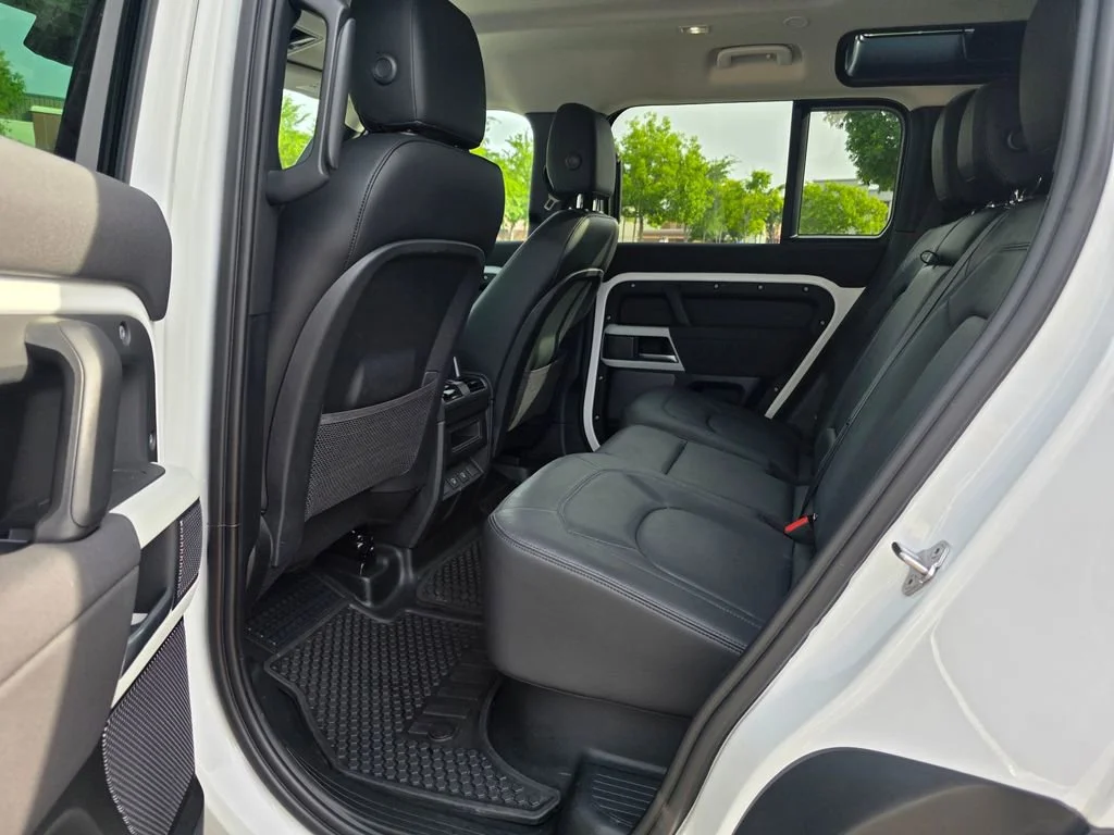 Used 2023  Land Rover S image 31