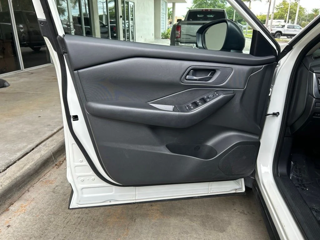 Used 2024 White Nissan S image 37