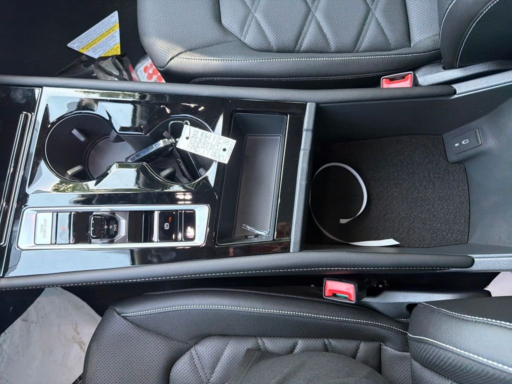 Used 2026 White/off-white Volkswagen SE w/Technology image 23
