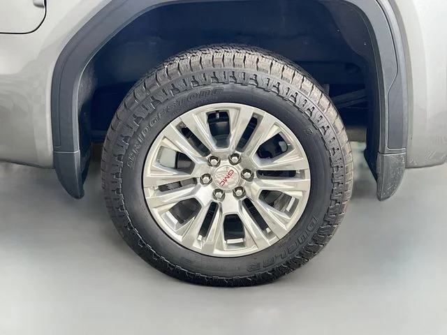 Used 2023 Silver GMC Denali image 36