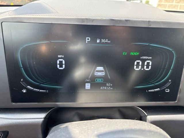 Used 2024 Red Kia LX image 19