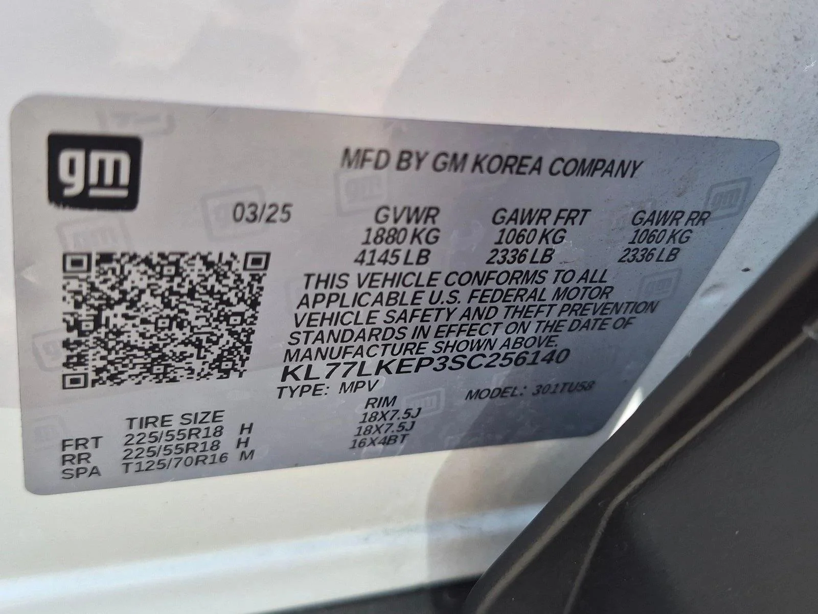 Used 2025 Summit White Chevrolet ACTIV image 17