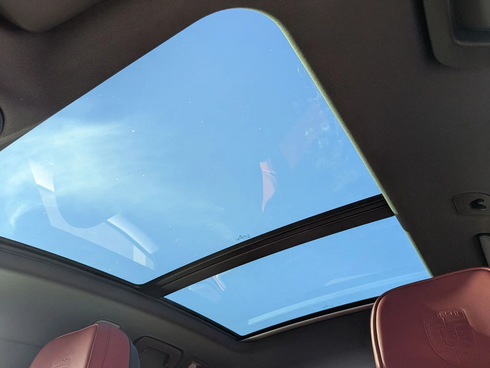 2026 Porsche Macan T - Photo 27