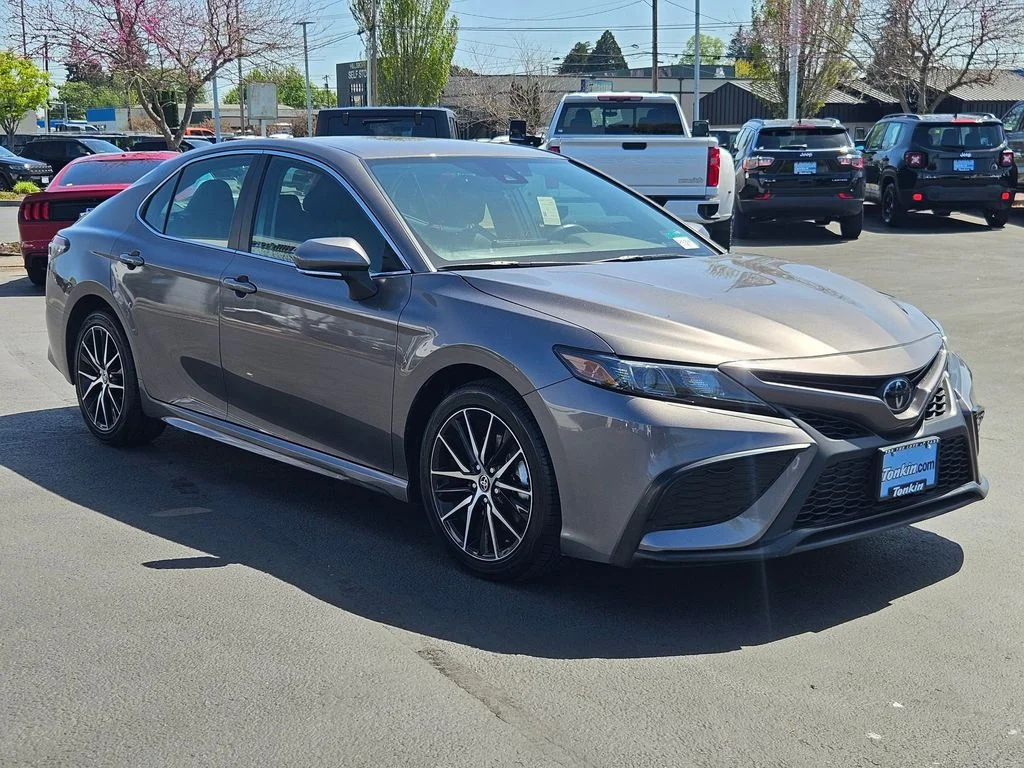 Used 2024 Predawn Gray Mica Toyota SE image 8