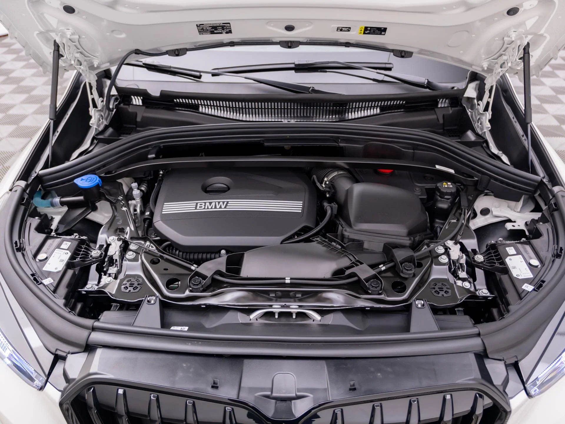 New 2026 White BMW xDrive28i image 33