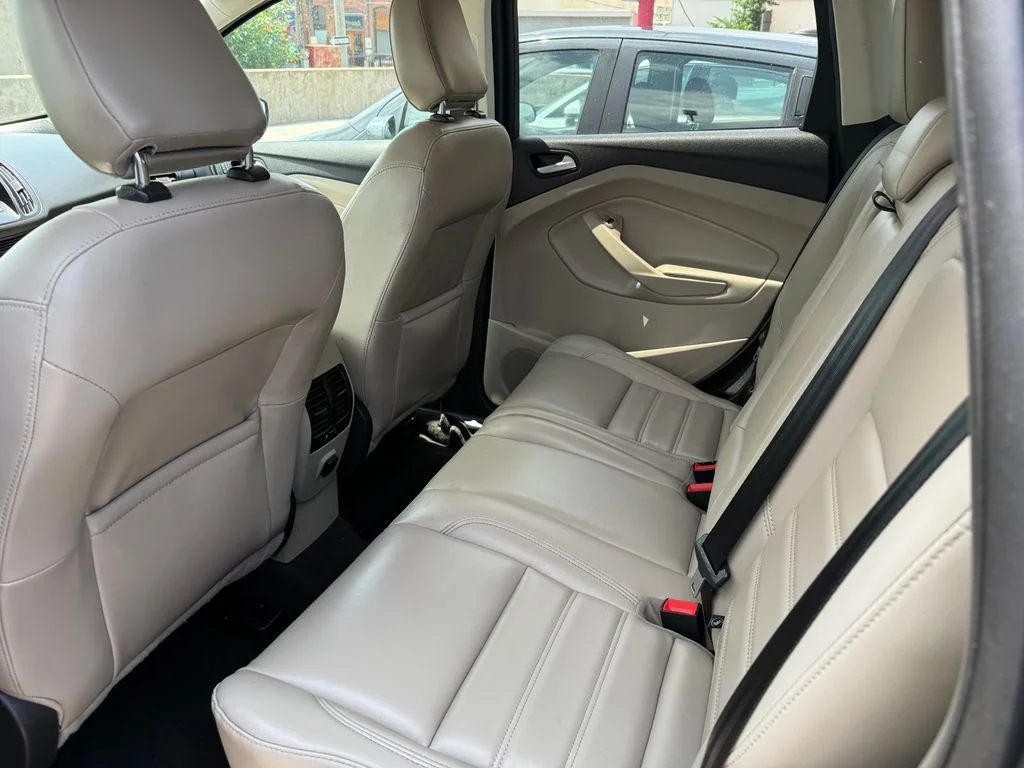 Used 2019 Gray Ford SEL image 31