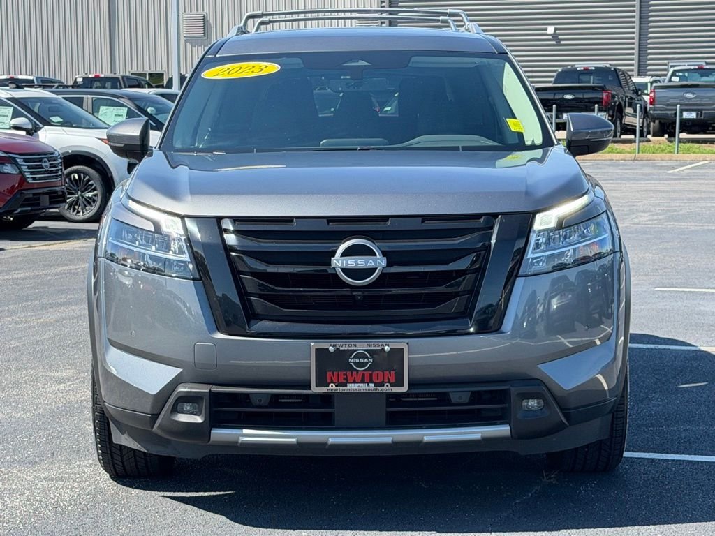 Used 2023 Gray Nissan SL image 10