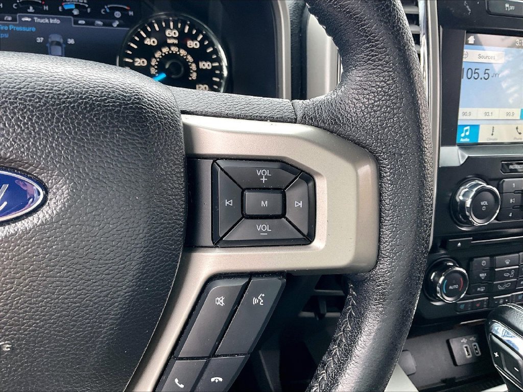 Used 2016 White Platinum Clearcoat Metallic Ford Lariat image 23