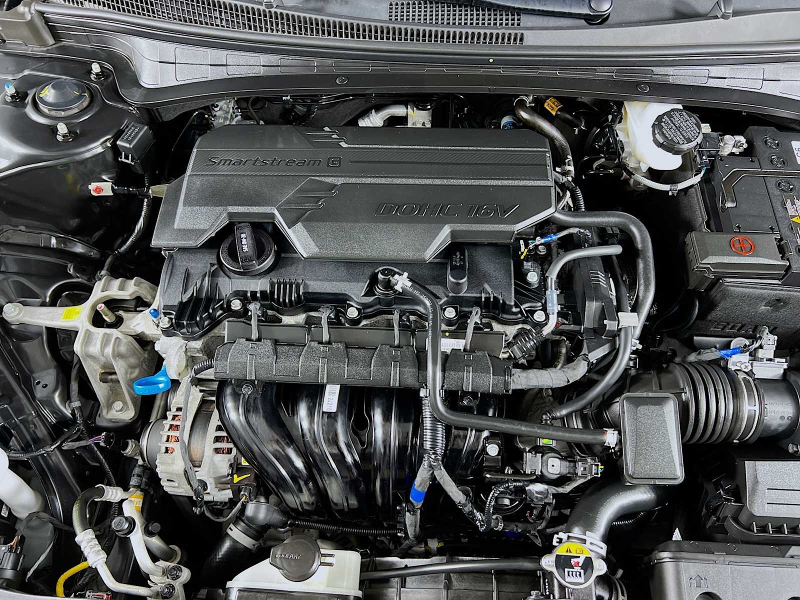 Used 2025 Abyss Black Hyundai SEL Sport image 28