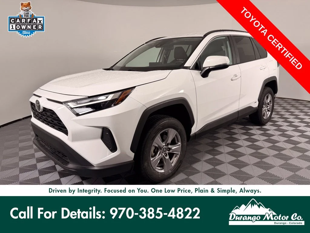 Used 2025 White Toyota XLE image 1