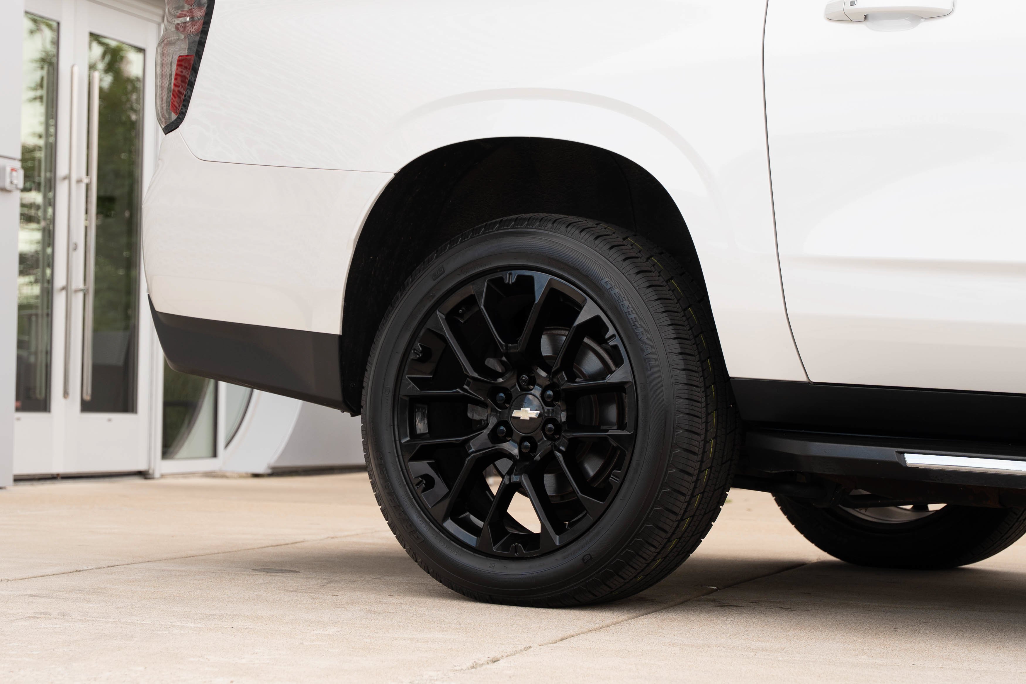 Used 2022 Iridescent Pearl Tricoat Chevrolet LT image 37