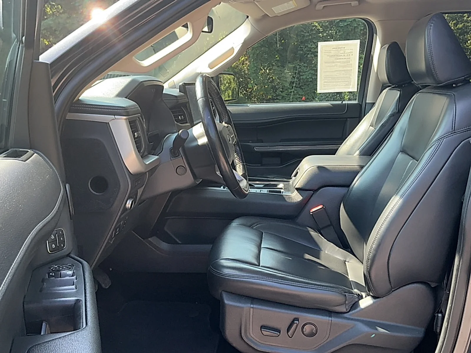 Used 2022 Dark Matter Metallic Ford XLT MAX image 13