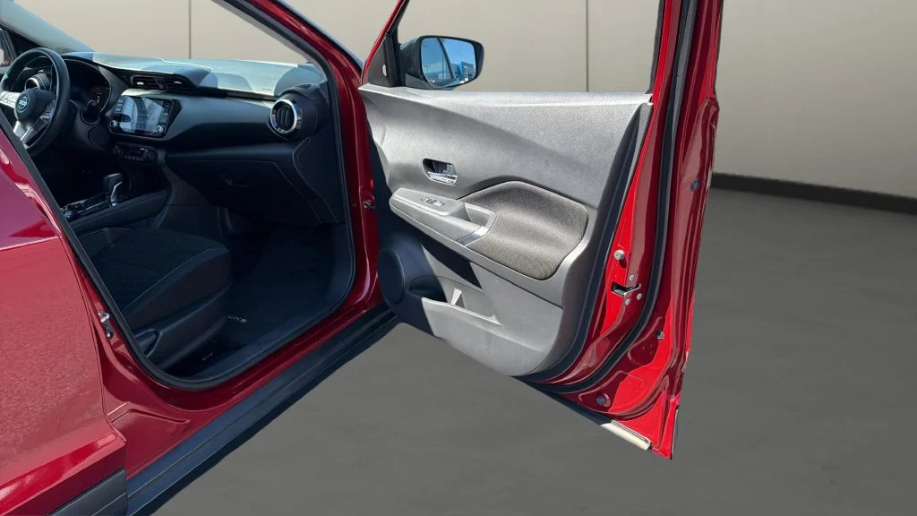 Used 2021 Red Nissan SV Xtronic CVT image 20