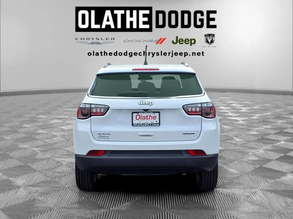 Certified Used 2022 White Jeep Latitude Lux image 29