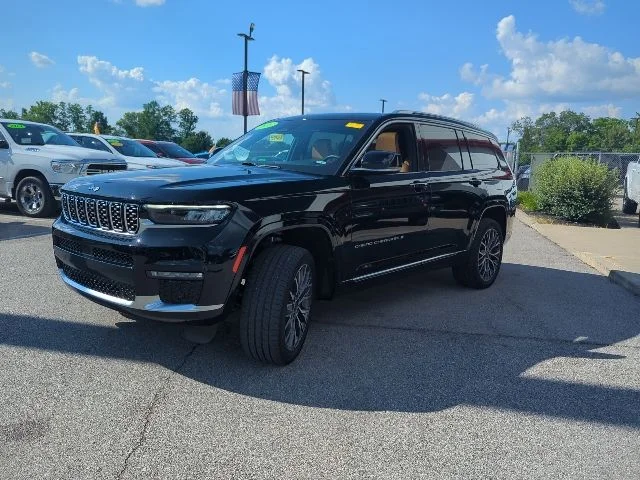 Certified Used 2023 Black Jeep Summit image 5