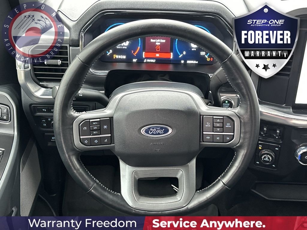 Used 2022 White Ford Lariat image 17