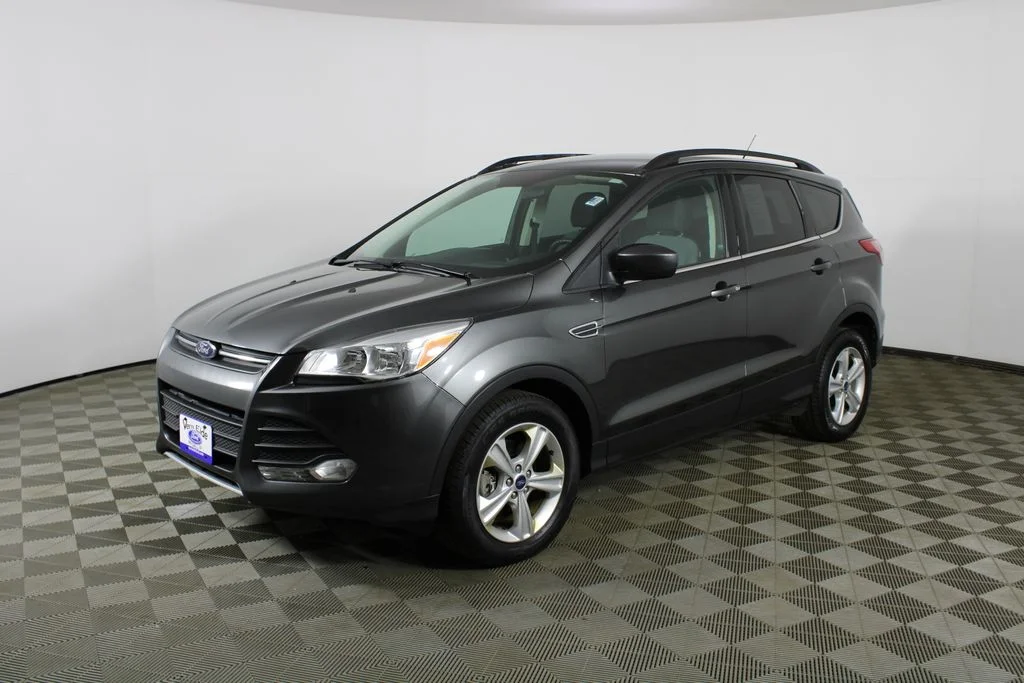 Used 2015 Gray Ford SE image 3