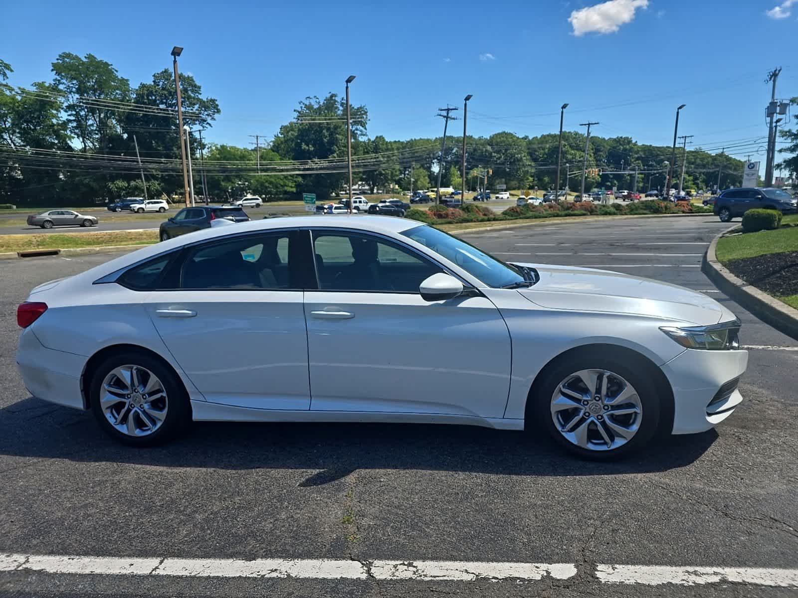 Used 2018 White Honda LX 1.5T image 4