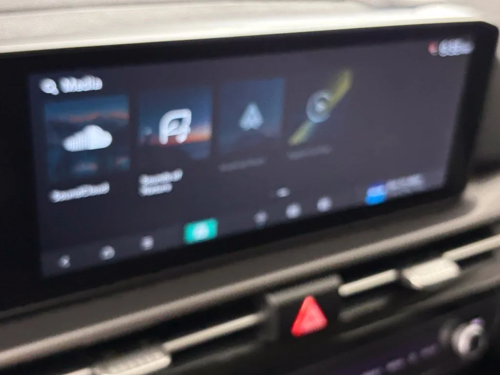 New 2027 Snow White Pearl Kia EX image 36