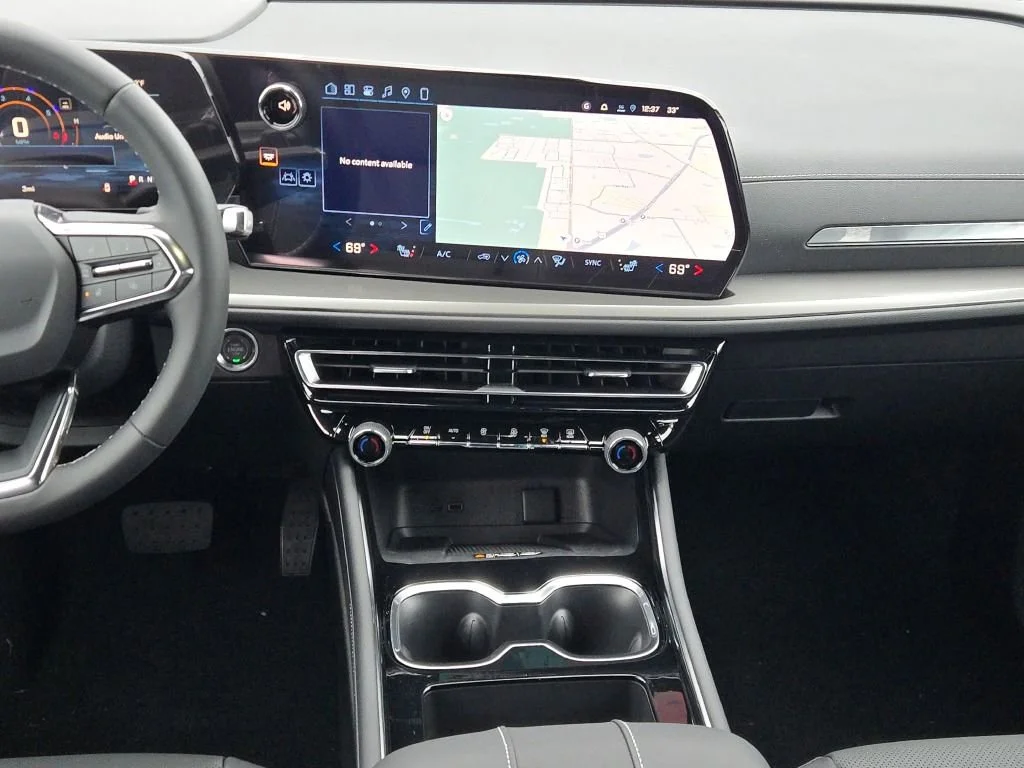 2026 Chevrolet Traverse LT - Photo 21