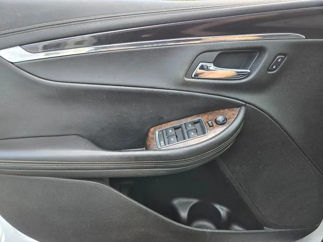 Used 2015 White Chevrolet LT image 36
