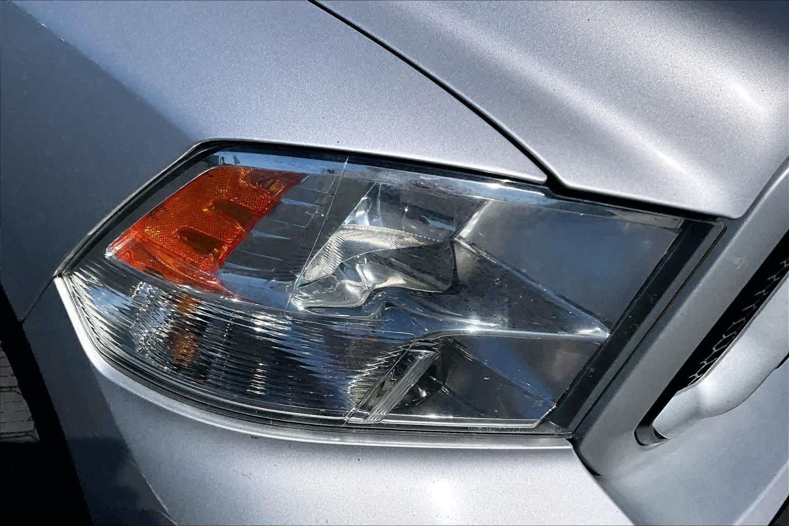 Used 2015 Bright Silver Metallic Clearcoat Ram Express image 27