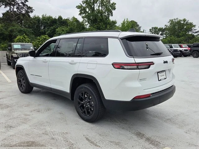 New 2026 Bright White Clear-Coat Exterior Paint Jeep Altitude image 6