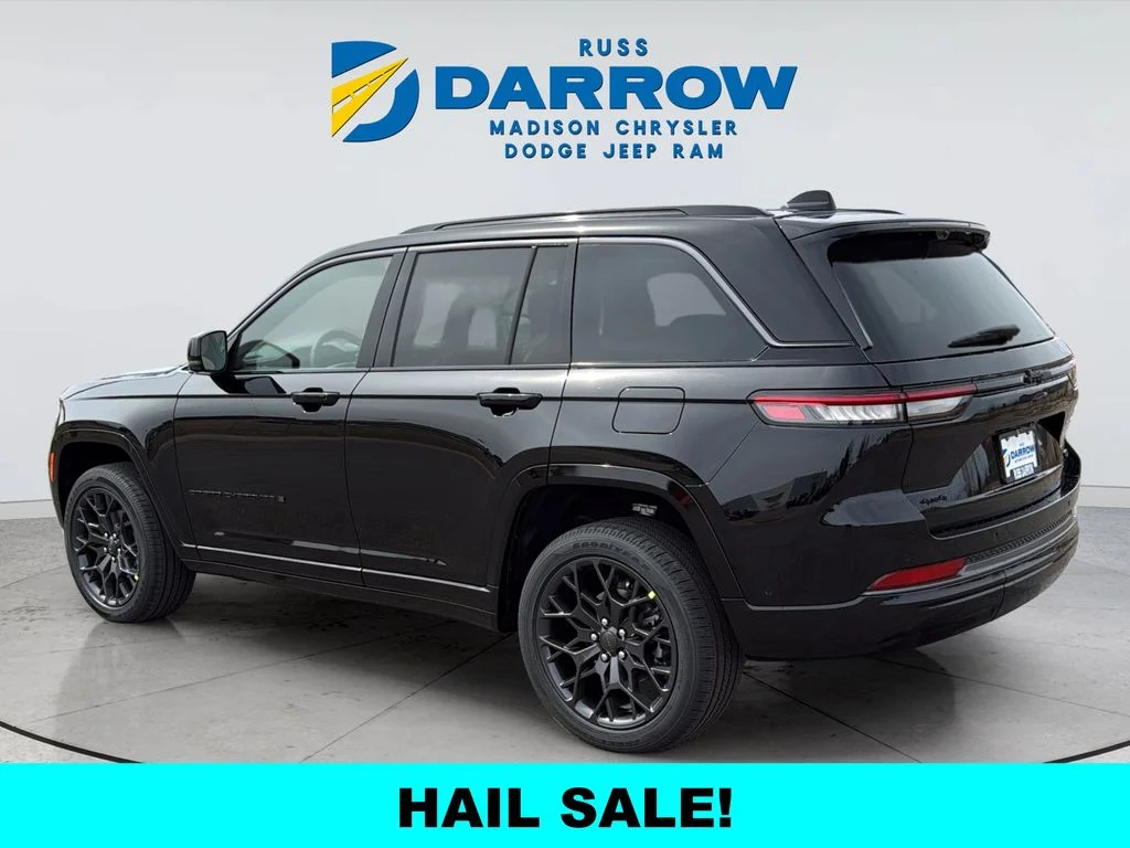 New 2026 Diamond Black Crystal Pearl-Coat Exterior Paint Jeep Summit image 6