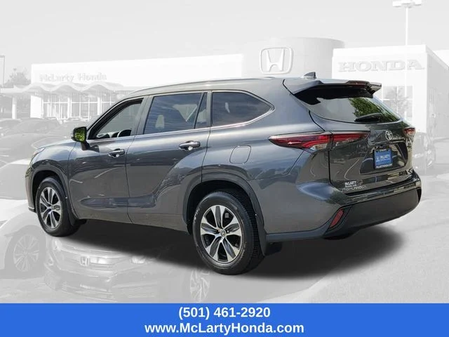 Used 2025 Magnetic Gray Metallic Toyota XLE image 3