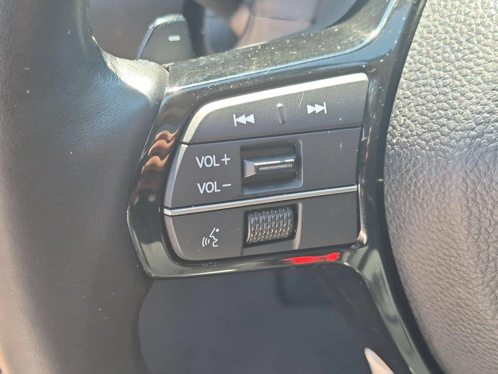 Used 2024 Platinum White Pearl Acura  image 19