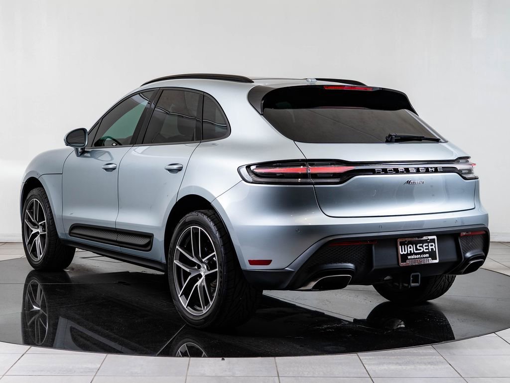 Used 2024 Dolomite Silver Metallic Porsche  image 3