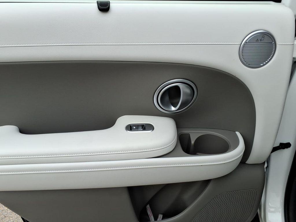 New 2026 White Hyundai SEL Premium FWD image 10