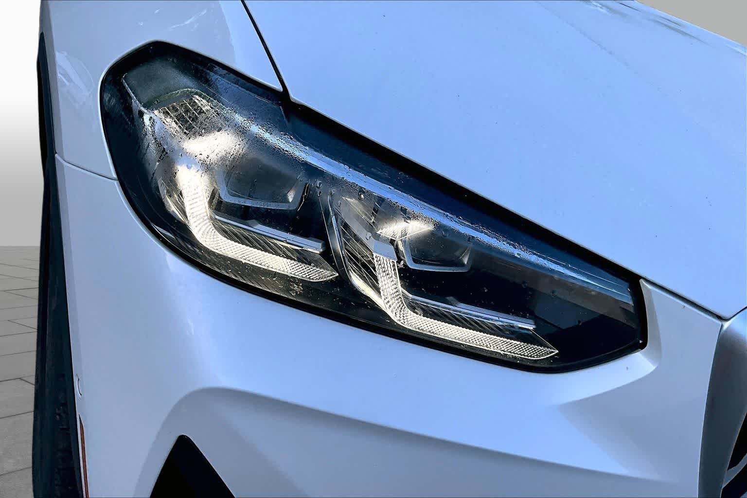Used 2023 Mineral White Metallic BMW xDrive30i image 28