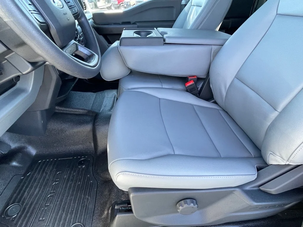 2026 Ford F-350 Super Duty XL - Photo 8