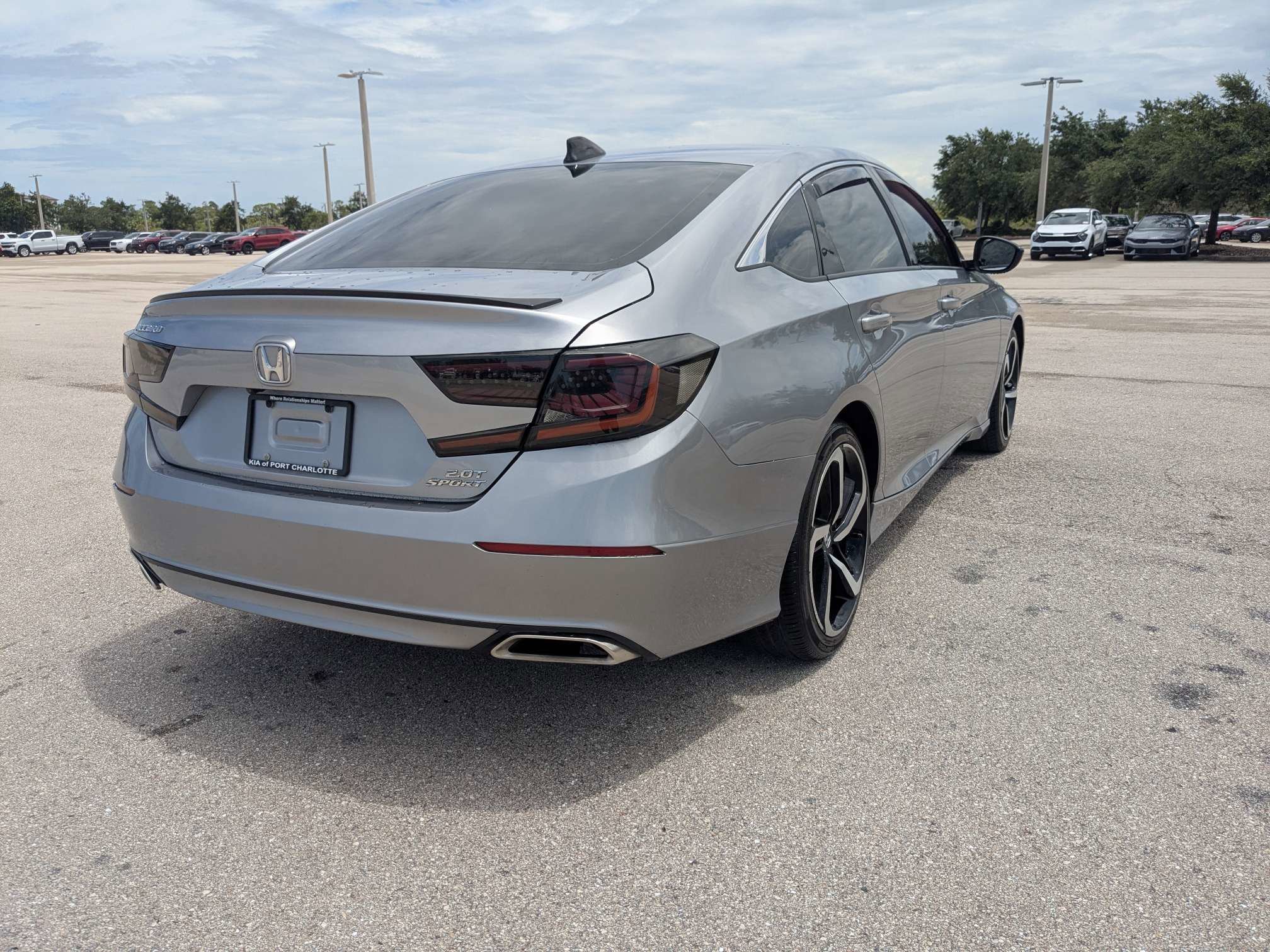 Used 2022 Lunar Silver Metallic Honda Sport image 4
