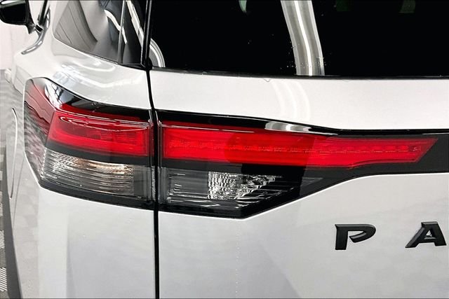 New 2025 Brilliant Silver Metallic Nissan Platinum image 18