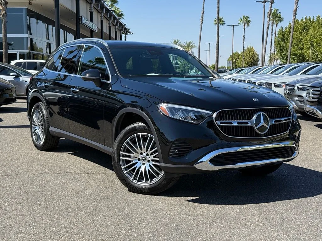 Used 2026 Black Mercedes-Benz GLC 300 image 1