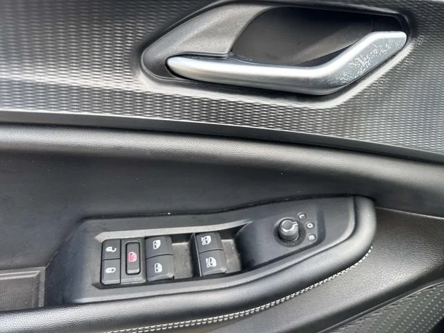Used 2023 Black Jeep Altitude image 37