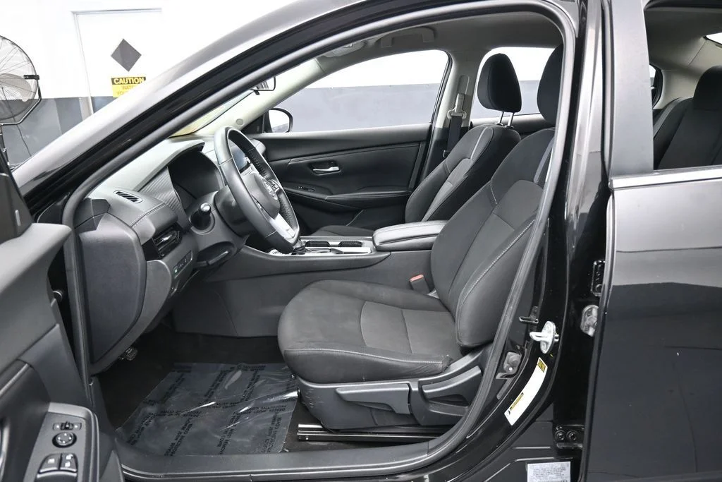 Used 2022 Super Black Nissan SV image 11