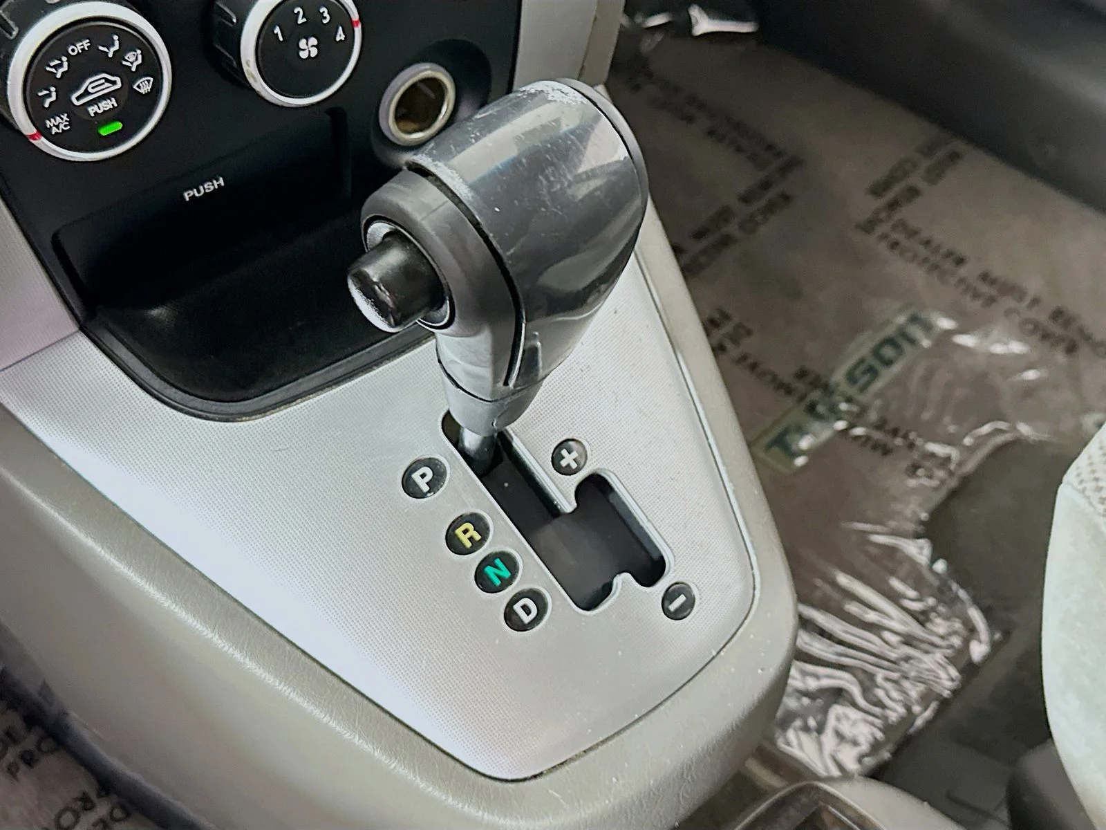 Used 2008 Silver Hyundai SE image 18