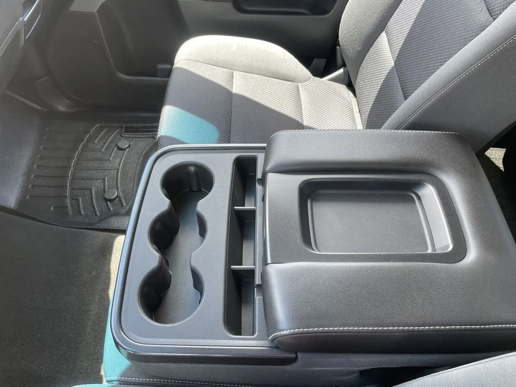 Used 2014 Silver Ice Metallic Chevrolet LT image 22