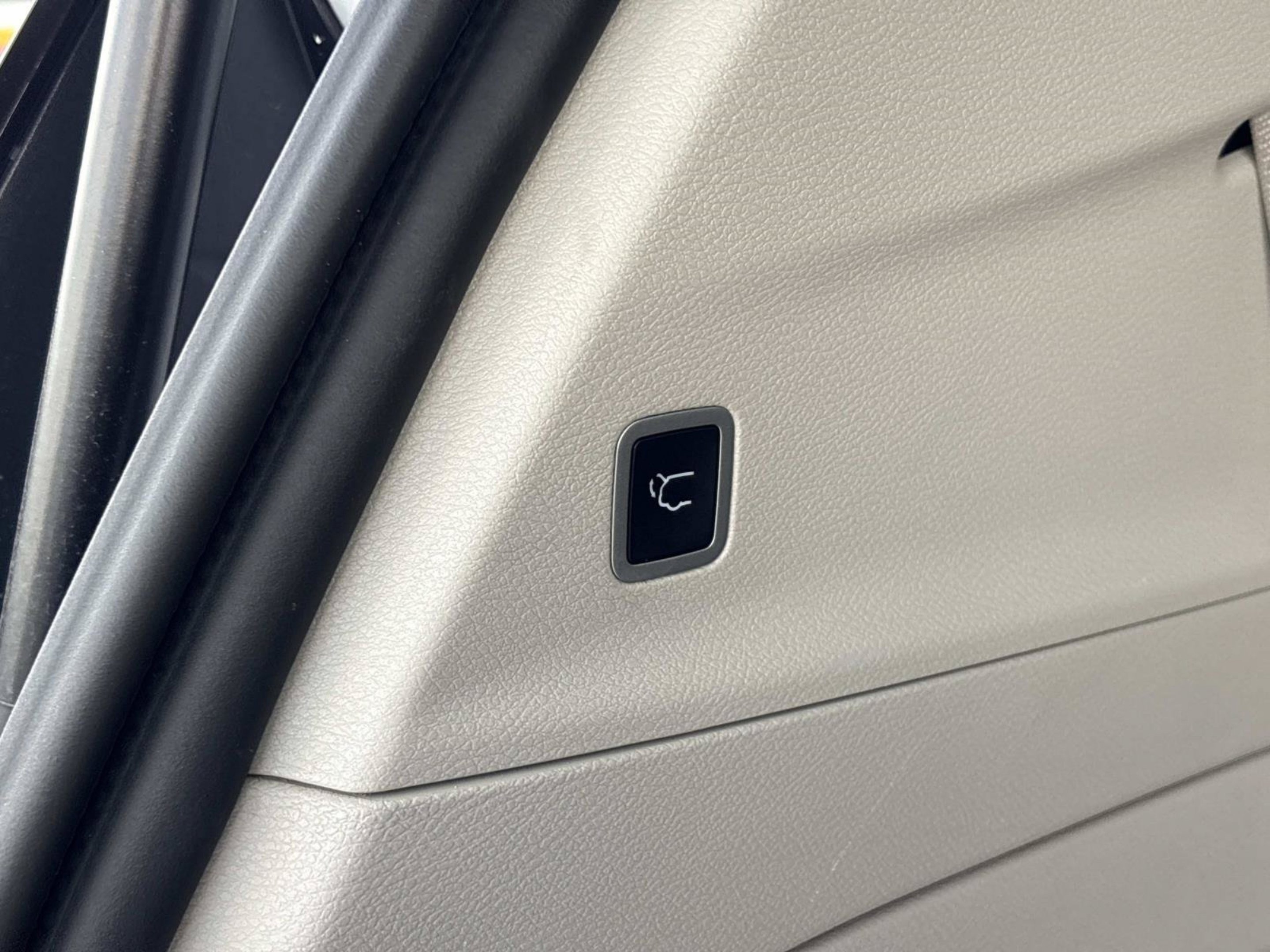 Used 2024 Silver Mist Clearcoat Chrysler Touring L image 10