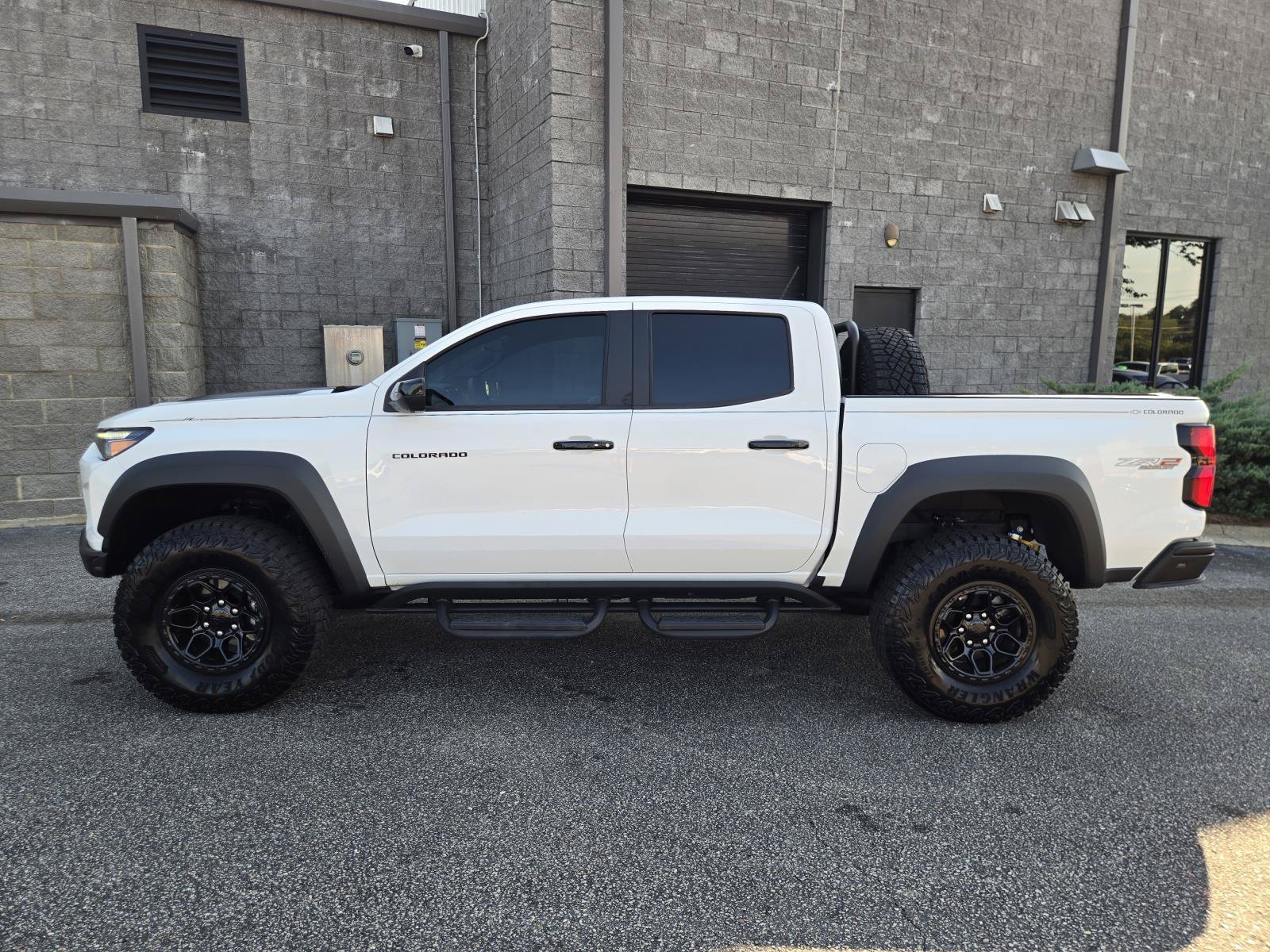 Used 2025 Summit White Chevrolet 4WD ZR2 image 10