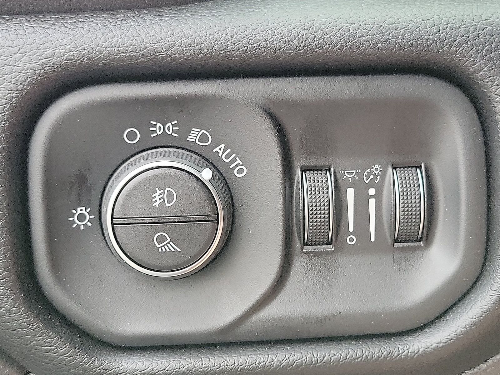 2026 RAM 2500 Laramie - Photo 13