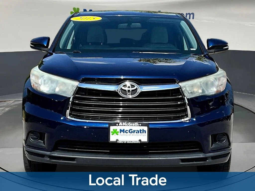 Used 2015 Blue Toyota LE image 2