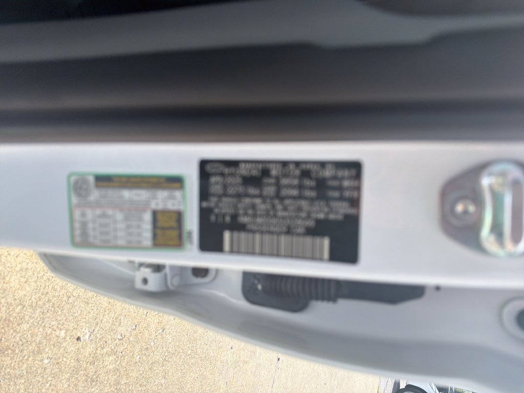 Used 2025 White Hyundai SEL Sport image 23